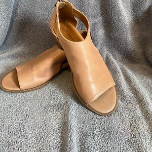 Lucky brand sandals. Tan leather. Sz 8.5. Worn twice.